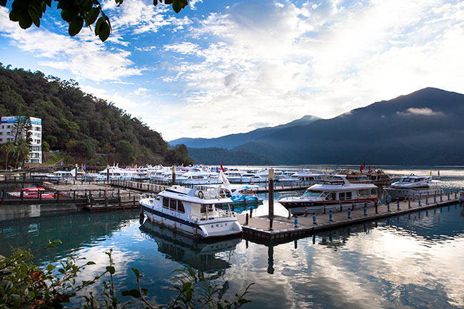 Sun Moon Lake, Taiwan / blog.jchongstudio.com