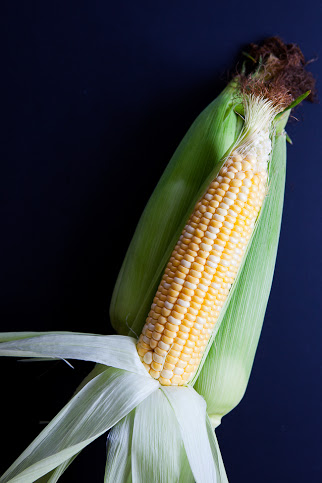 Roasted Sunshine Sweet Corn Salsa / blog.jchongstudio.com #sweetlife