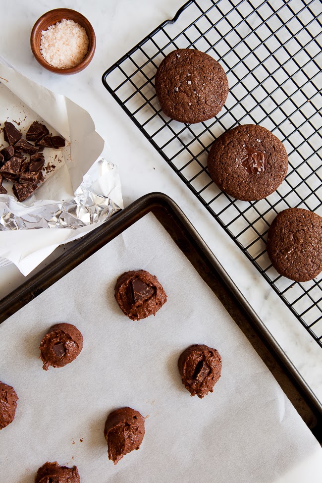 Double Chocolate Sea Salt Cookies / blog.jchongstudio.com