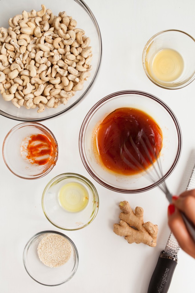 Honey and Sriracha Roasted Cashews / See & Savour