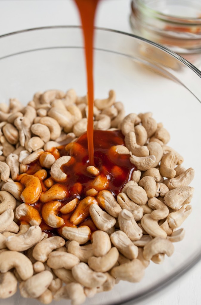 Honey and Sriracha Roasted Cashews / See & Savour