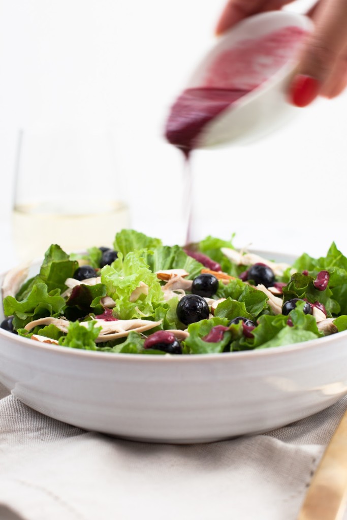 Blueberry Chicken Salad with Berry vinaigrette / blog.jchongstudio.com