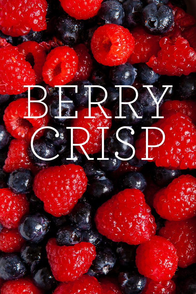 Berry Crisp w/ Vanilla Ice Cream / blog.jchongstudio.com