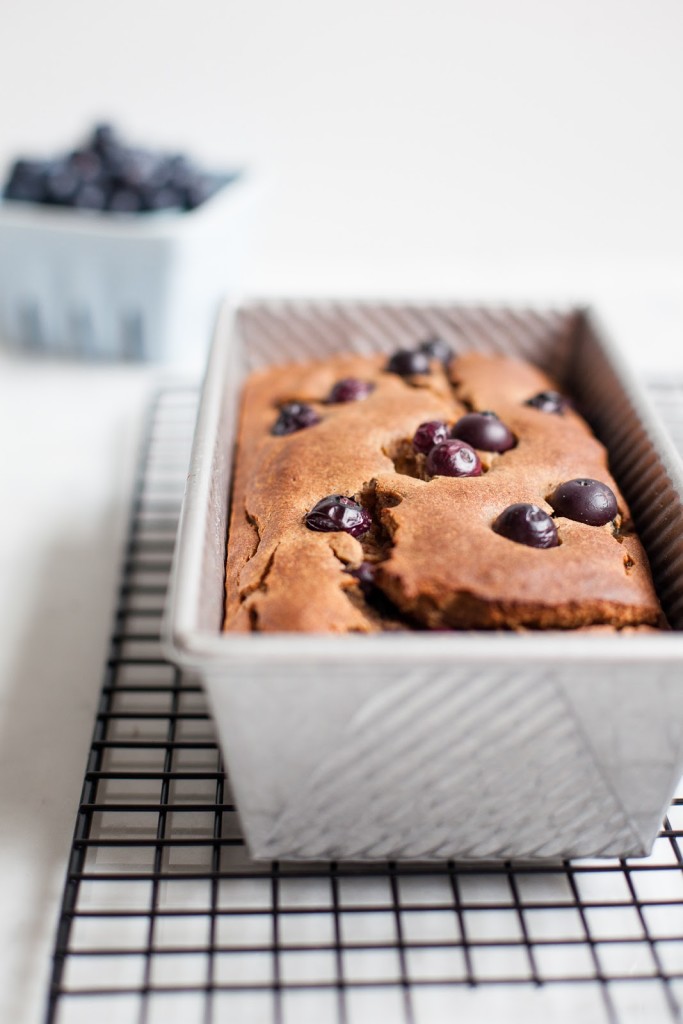 Blueberry Banana Loaf - GF/Paleo / blog.jchongstudio.com