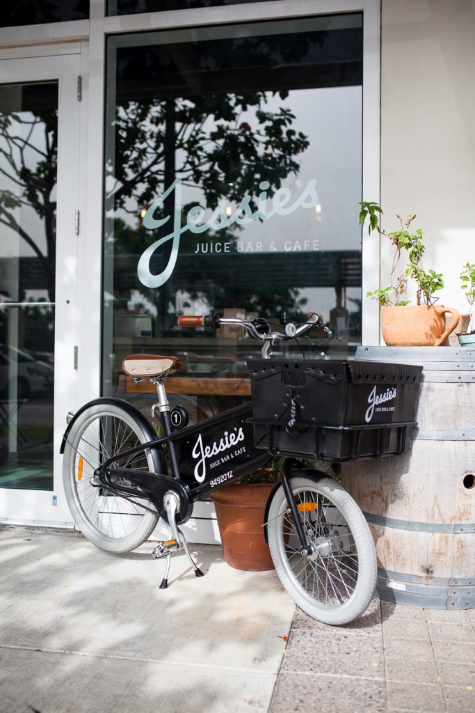 Jessie's Juice Bar . Camana Bay, Grand Cayman / seeandsavour.com