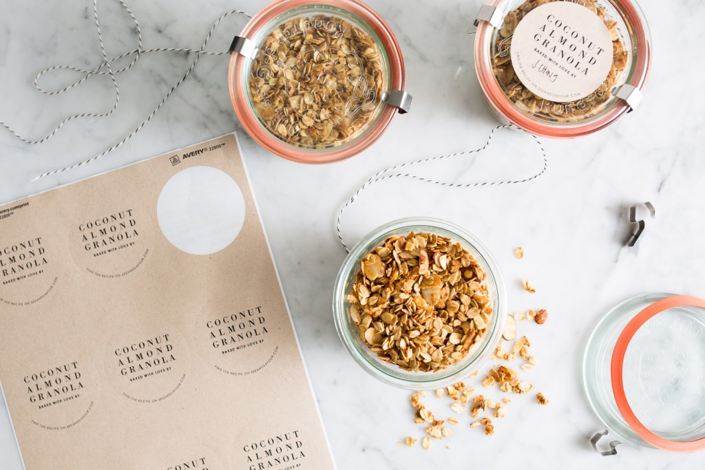 Coconut Almond Granola / seeandsavour.com