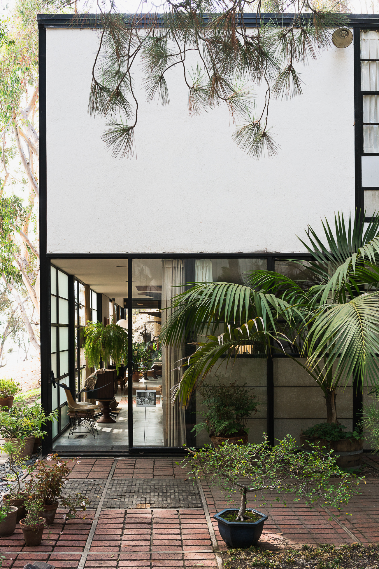Visiting the Eames House Case Study #8 / See and Savour
