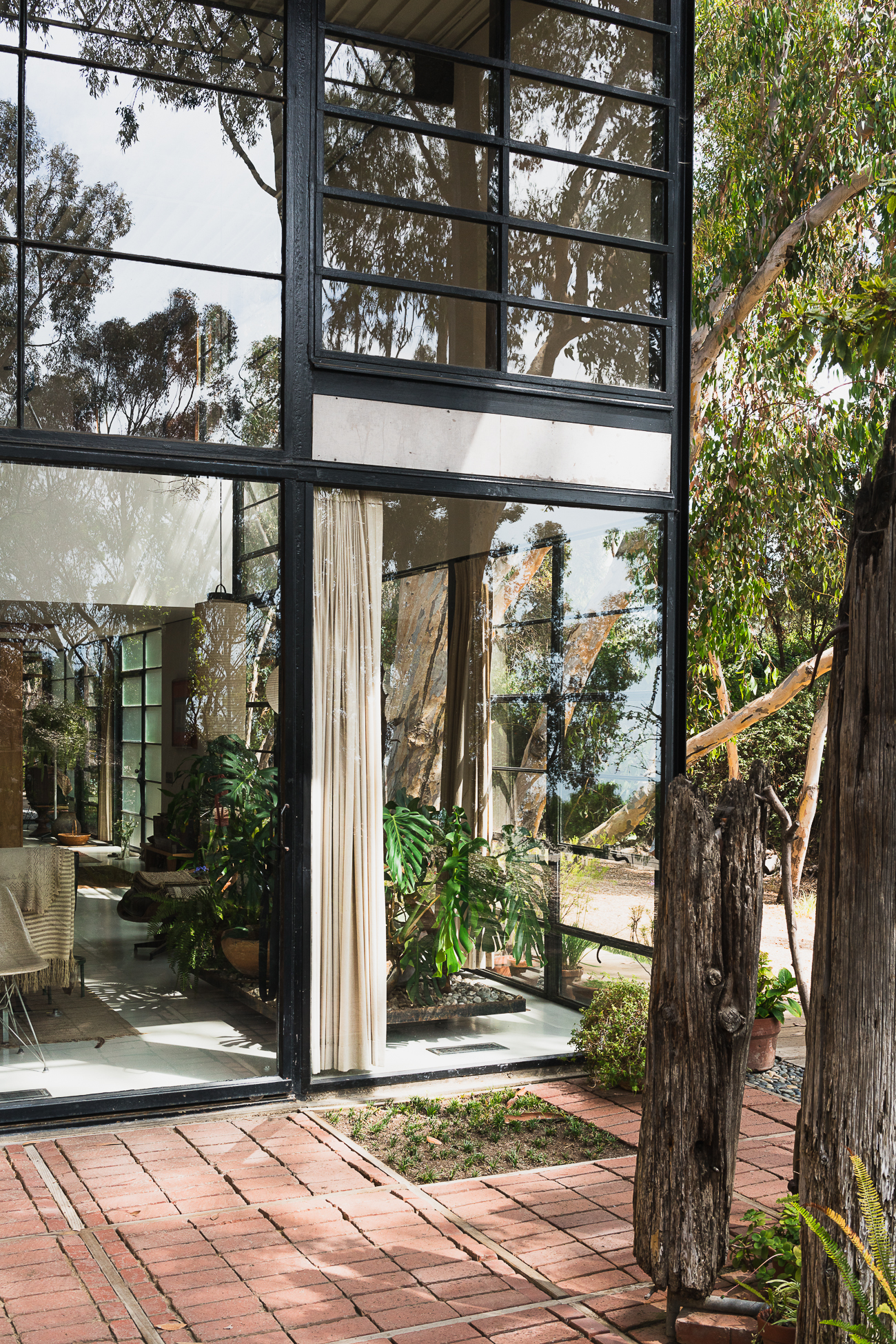 Eames House Case Study #8 / See and Savour