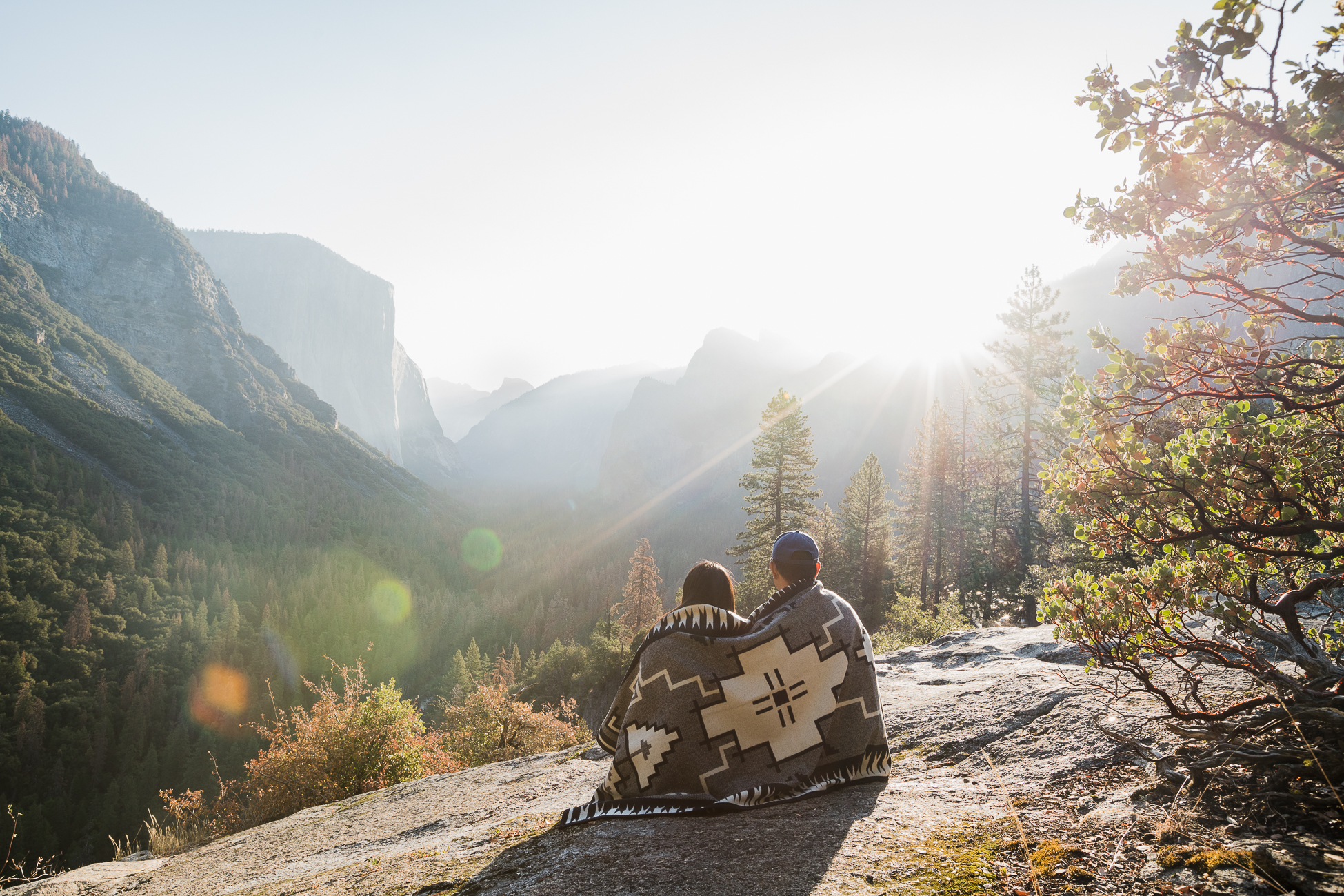 Sunrise at Tunnel View in Yosemite National Park / See & Savour