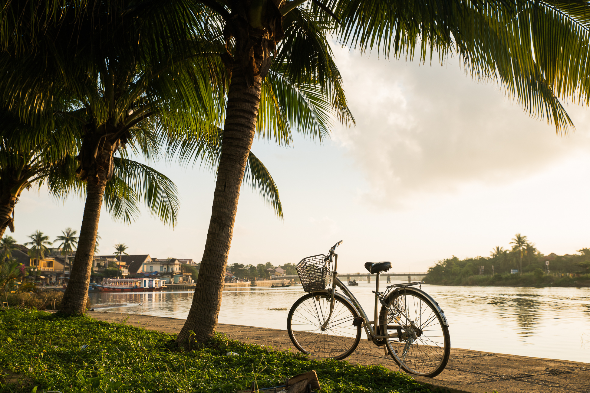 Biking  Hoi An, Vietnam / See and Savour