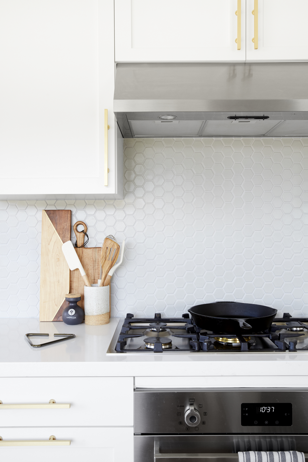Small Kitchen Renovation  - with Fireclay Tiles / See and Savour